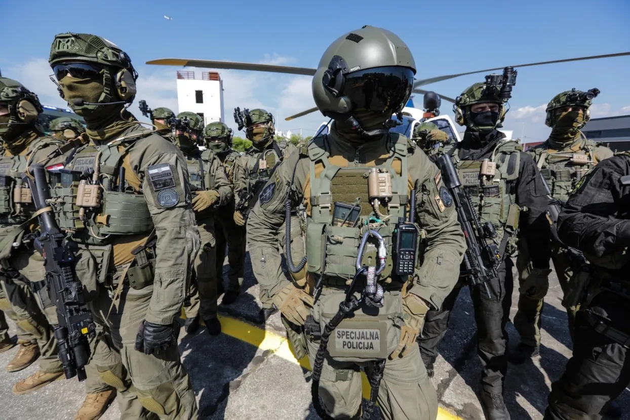 07.09.2021.,Zagreb, povodom obilježavanja 31. godisnjice osnutka Antiteroristicke jedinice Lucko, odrzana demonstracijska vjezba ATJ Lucko 2021. Nakon polaganja vijenaca poginulim pripadnicima ATJ Lucko, i pokazne vjeze, odrzana konferencija za novinare kojima su se obratili potpredsjednik Vlade i ministra unutarnjih poslova Davora Bozinovic i zapovjednik ATJ Lucko Mate Bilobrk. Obiljezavnju godisnjice ATJ Lucko nazocili su i bivsi ministar Ivan Jarnjak, te Kata Zadro supruga Blage Zadre, to bivsi ratni pripadnici jedinice.
Photo: Robert Anic/PIXSELL