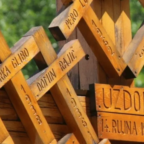 Uzdolski križ
