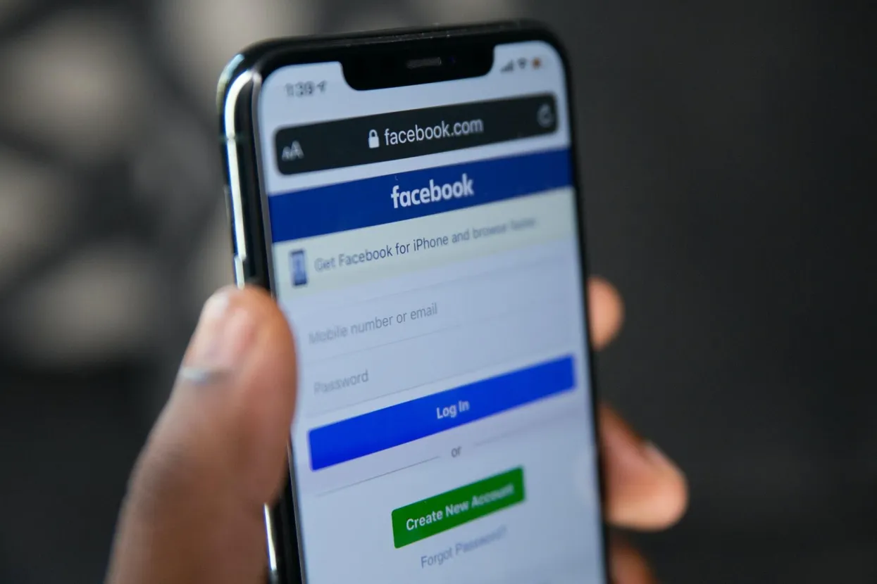 Facebook aplikacija na mobitelu