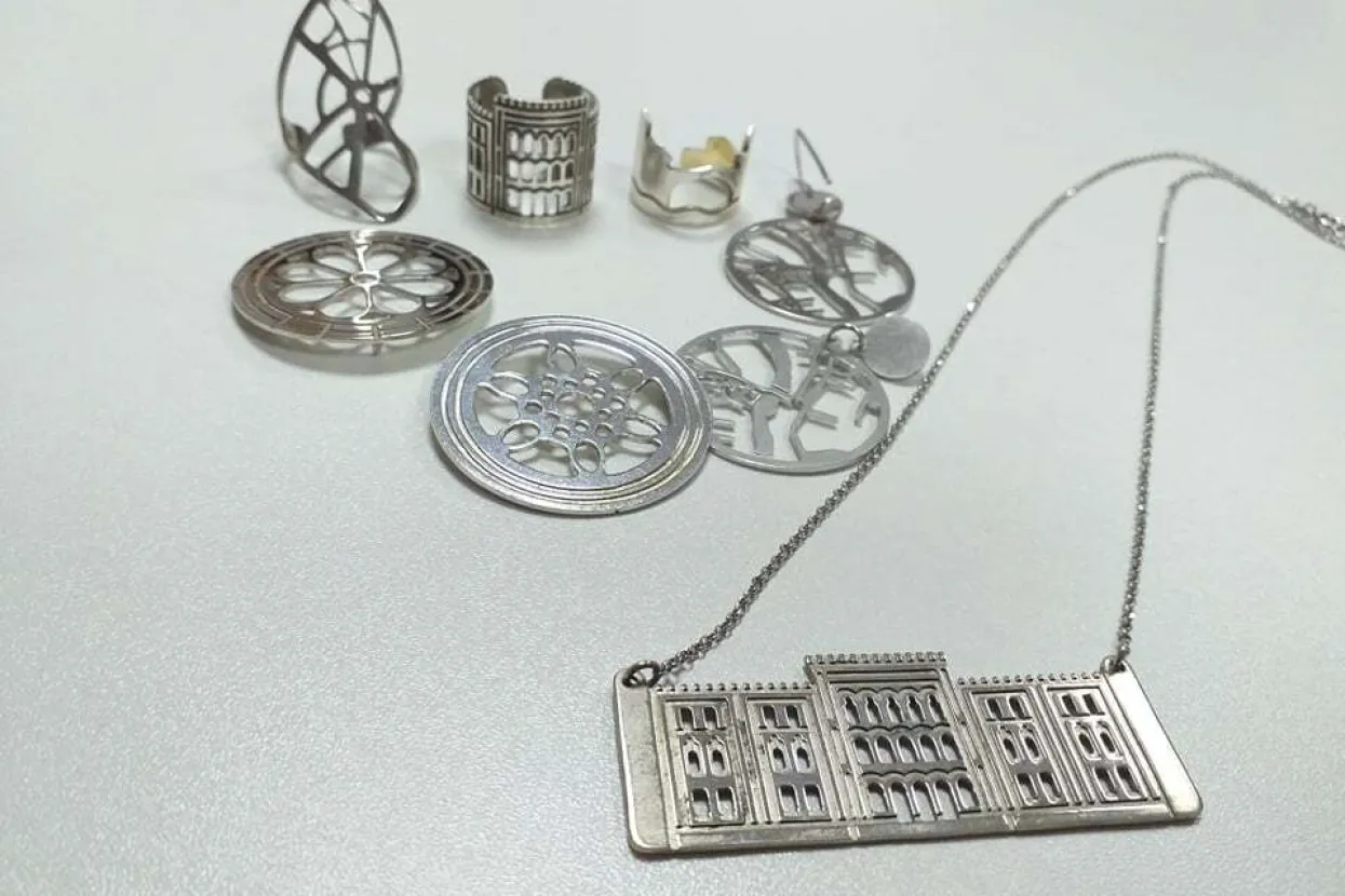 Fasada: Nakit s motivima Mostara i Hercegovine