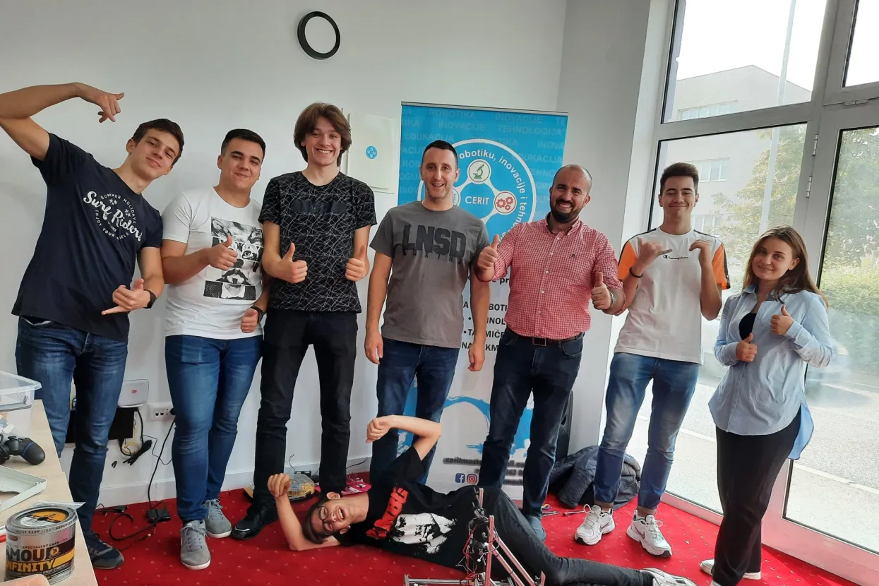 Mostarski robotičari