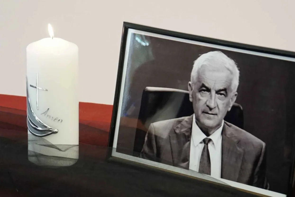 Kolege se oprostile od Vjekoslava Mandića