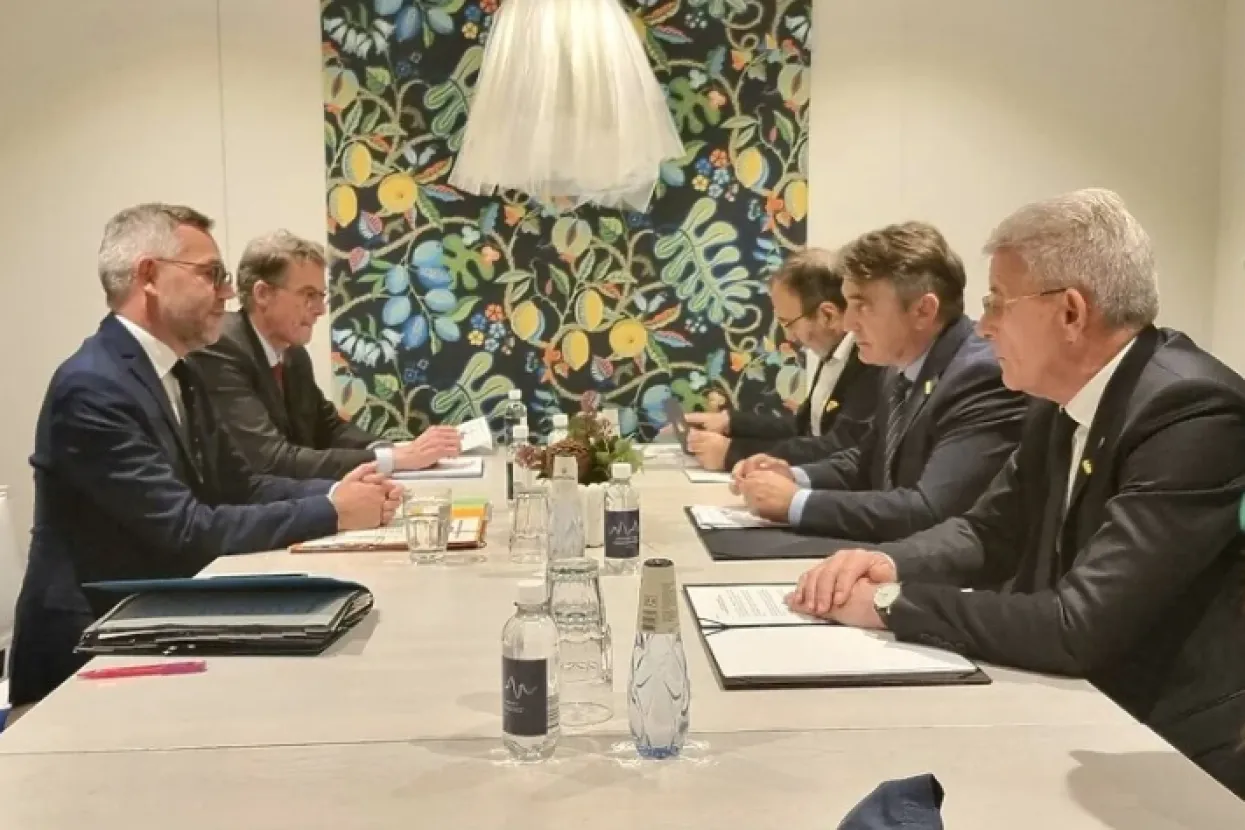 S dana&scaron;njeg sastanka