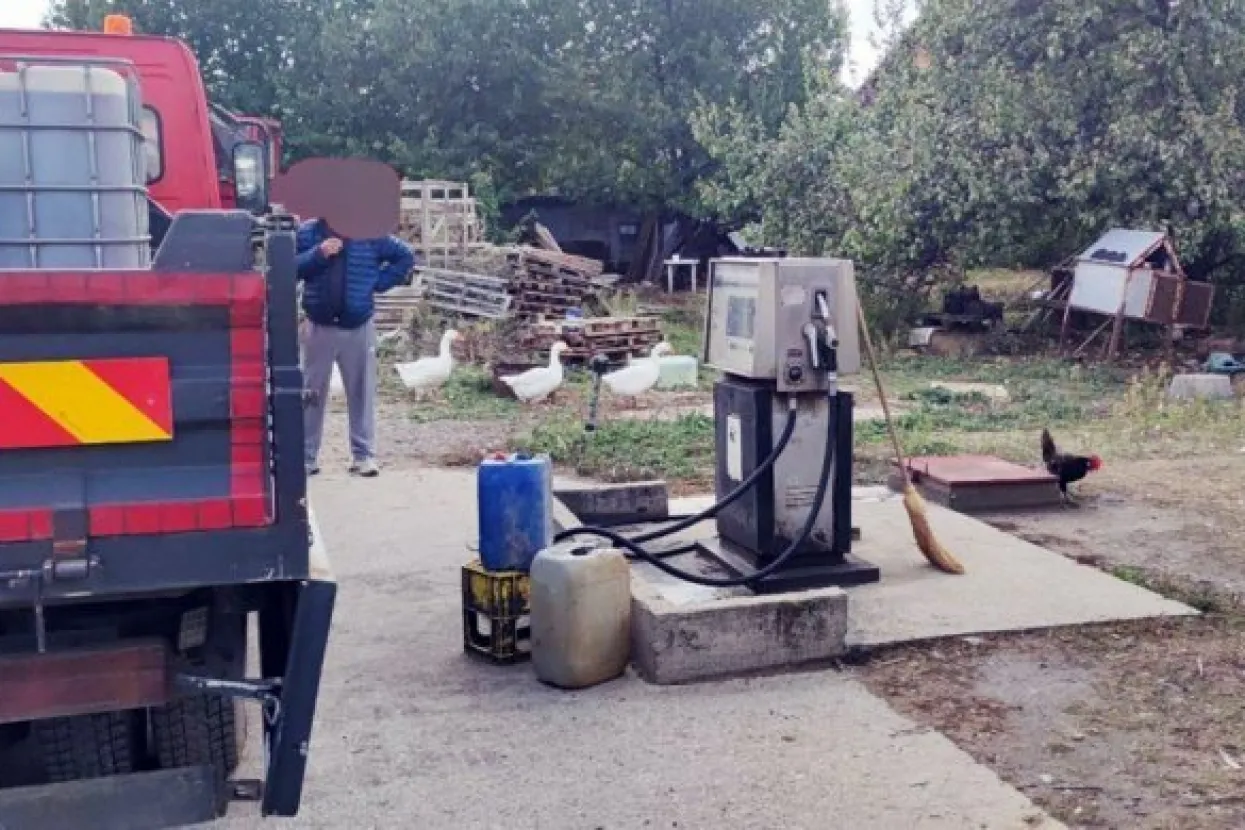 Benzinska pumpa u dvorištu