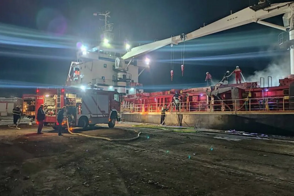 Požar u Luci Ploče: Vatrena stihija zahvatila brod