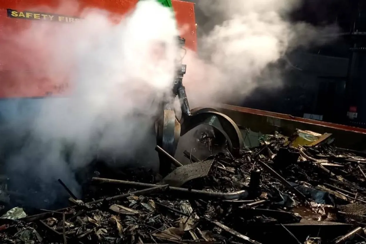 Uga&scaron;en požar u luci Ploče