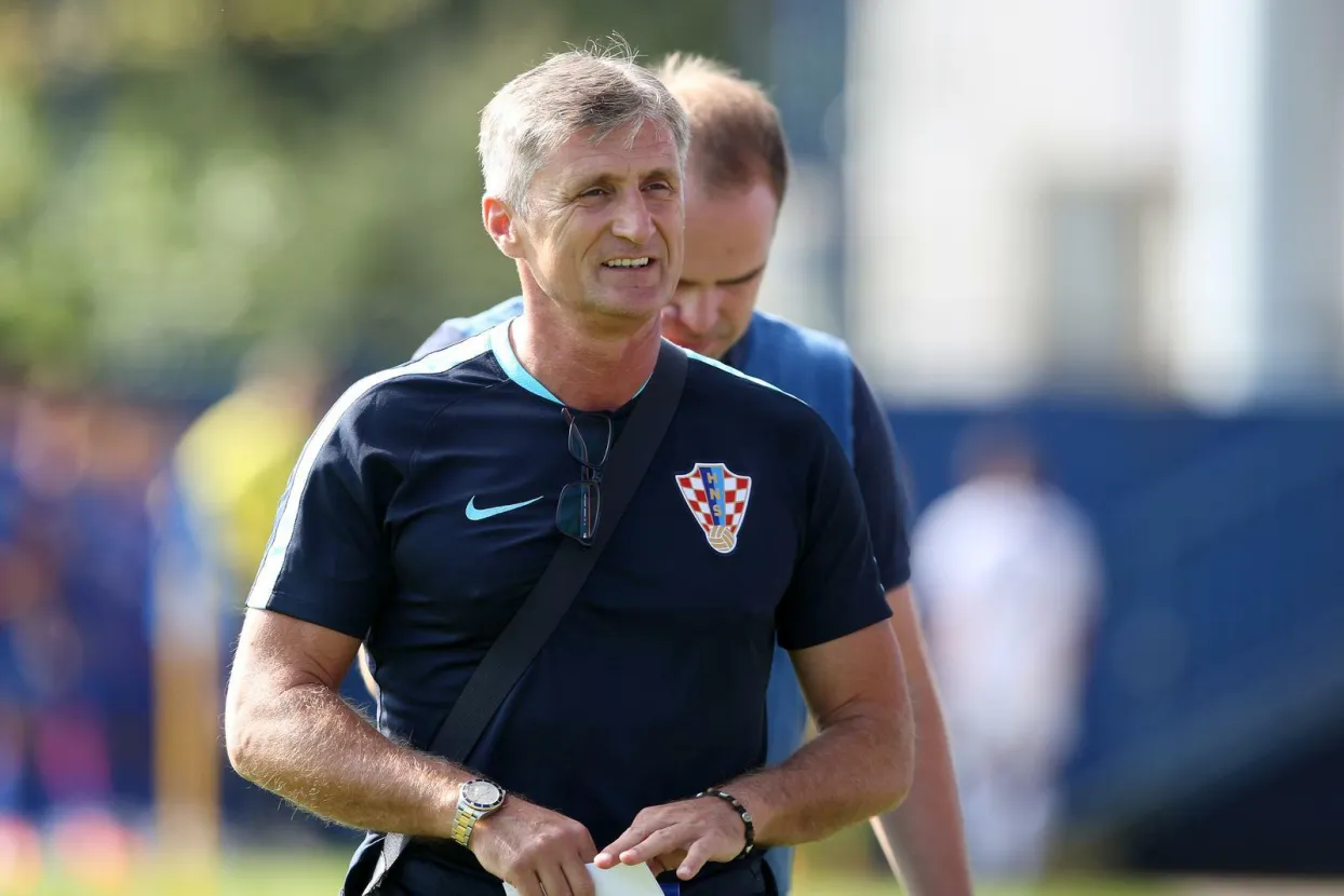 12.08.2018., Zagreb - 16. Internacionalni nogometni turnir "Mladen Ramljak" 2018. Turnir za mljadje uzraste odrzava se na terenu "Hitrec Kacijan". Utakmica Hrvatska U19 &ndash; Eintracht Frankfurt (3. mjesto). Trener Hrvatske Robert Jarni.
Photo: Luka Stanzl/PIXSELL