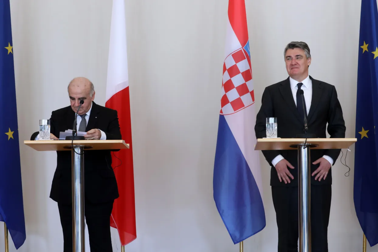 Zagreb, 27.10.2021. - Izjave predsjednika Zoran Milanović i predsjednika Malte Georgea Vellu nakon sastanka. Na fotografiji George Vella, Zoran Milanović. foto HINA/ Daniel KASAP/ dk