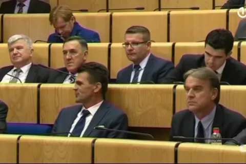 Praksa mijenjanja nacionalnog identiteta, trend među bh. političarima?