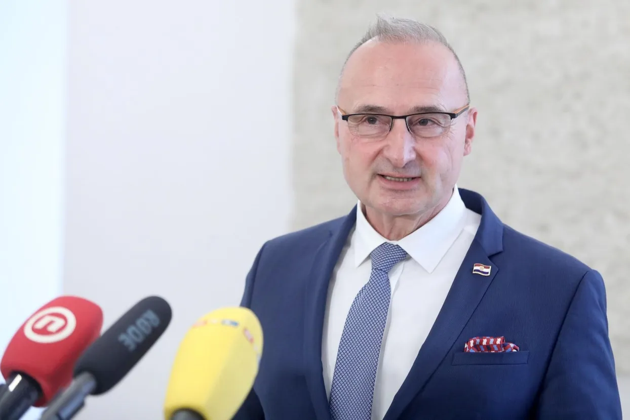 23.04.2021., Zagreb - Ministar Gordan Grlic Radman komentirao je u Saboru incident sa skidanjem hrvatske zastave s veleposlanstva u Beogradu. Photo: Patrik Macek/PIXSELL