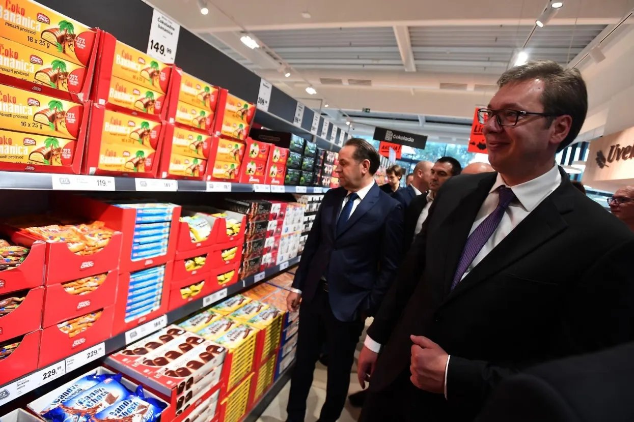 U Beogradu otvoreno pet Lidl trgovina 11.10.2018., Beograd, Srbija - Tvrtka Lidl otvorila je danas 16 trgovina u 12 gradova sirom Srbije, od cega pet u Beogradu. Potrosacima je na raspolaganju 1 500 brendova, od toga 350 iz domace proizvodnje. Otvorenju je prisustvovao predsjednik Srbije Aleksandar Vucic. Photo: Srdjan Ilic/PIXSELL.