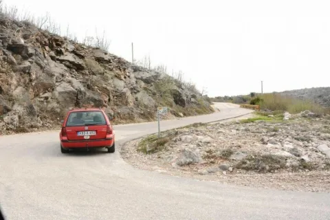 Ovako sada izgleda cesta od Draceva preko Svitave i Hutova do Ravnog