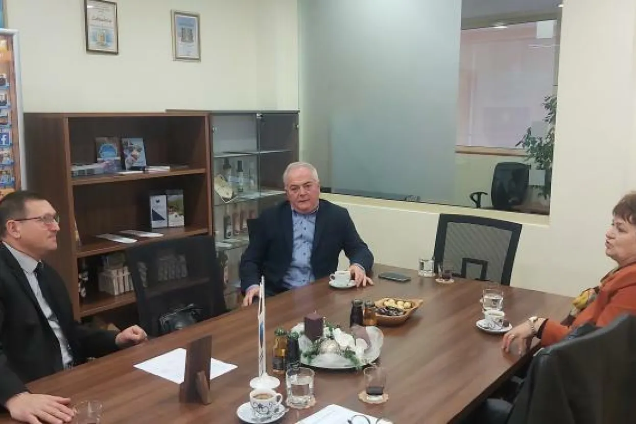 ODRŽAN RADNI SASTANAK MINISTRA ZA PITANJA BRANITELJA HNŽ SA RAVNATELJIMA FEDERALNOG ZAVODA ZA ZAPO&Scaron;LJAVANJE I SLUŽBE ZA ZAPO&Scaron;LJAVANJE HNŽ PO PITANJU ZAPO&Scaron;LJAVANJA DJECE POGINULIH BRANITELJA I DJECE RVI