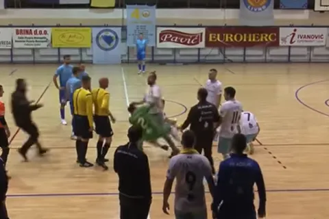 &quot;Udarac&quot; navijača