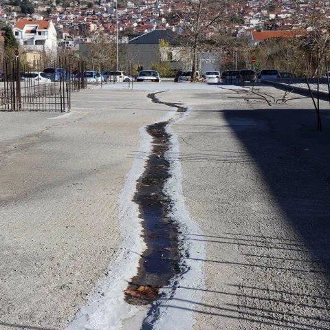 Premda je u produkcijskom i organizacijskom smislu ova godina bila vrlo zahtjevna, može se reći i da je bila vrlo uspje&scaron;na za Hrvatsko narodno kazali&scaron;te (HNK) u Mostaru, ocijenio je u razgovoru za Fenu ravnatelj te kulturne ustanove Ivan Vukoja.