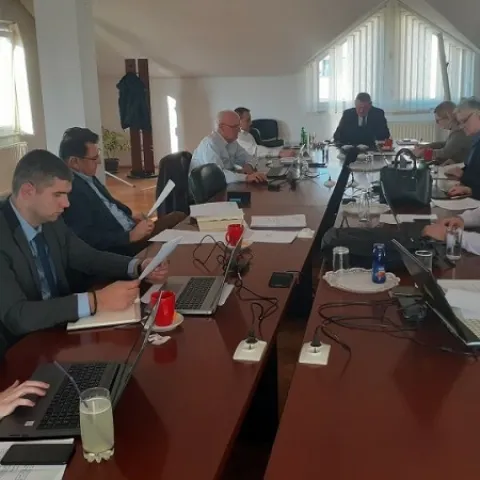 Vlada HBŽ-a donijela odluku o visini osnovice plaća državnih službenika