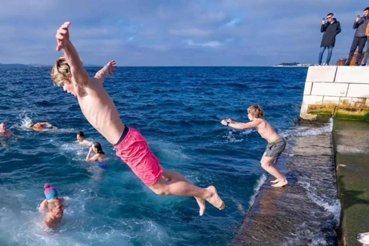 Novogodišnje kupanje