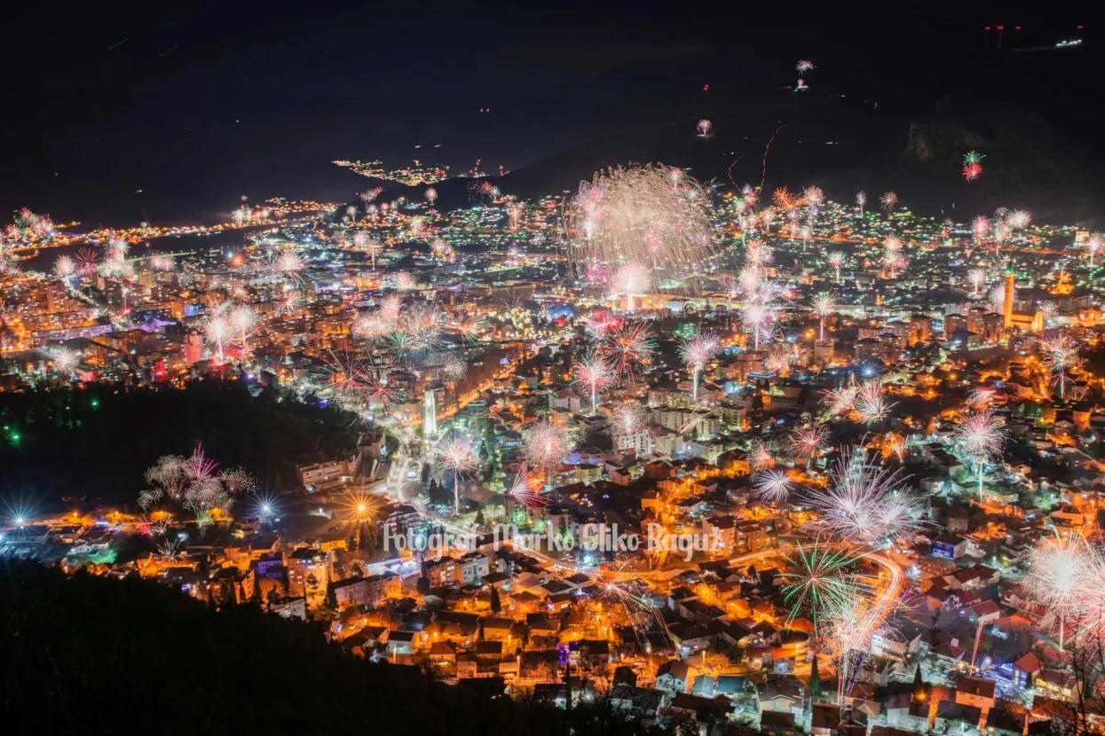 Vatromet iznad Mostara