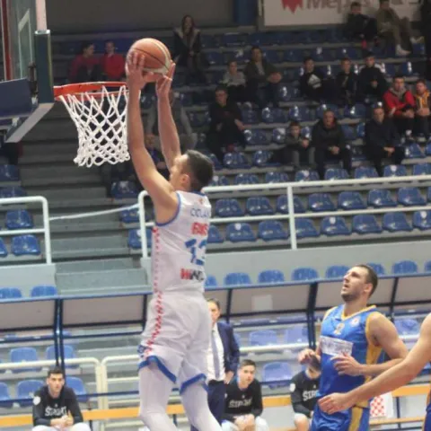 Široki slavio protiv Proma na Pecari