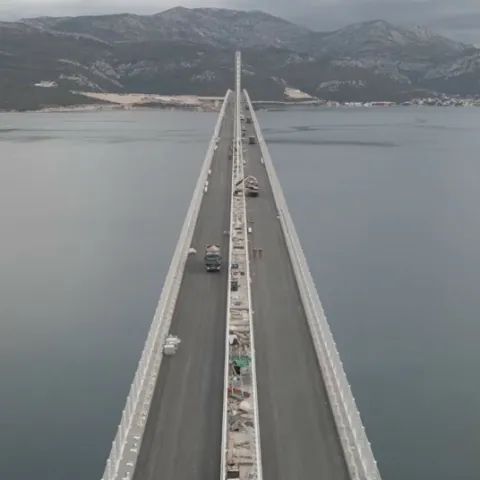 Pelje&scaron;ki most