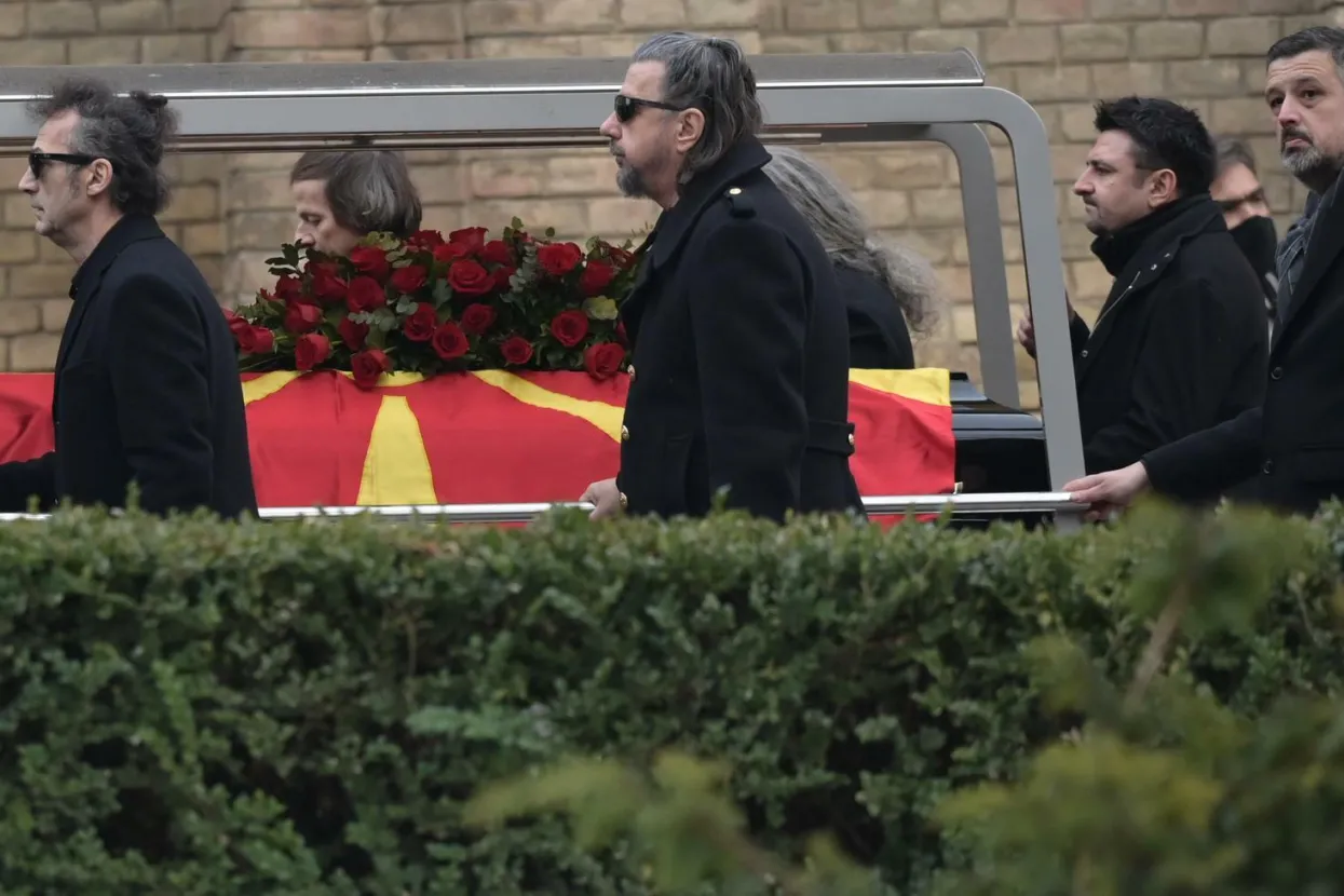 27.01.2022., Zagreb - Posljednji ispracaj legendarnog pjevaca Akija Rahimovskog na zagrebackom Mirogoju u Aleji velikana. Photo: Igor Soban/PIXSELL