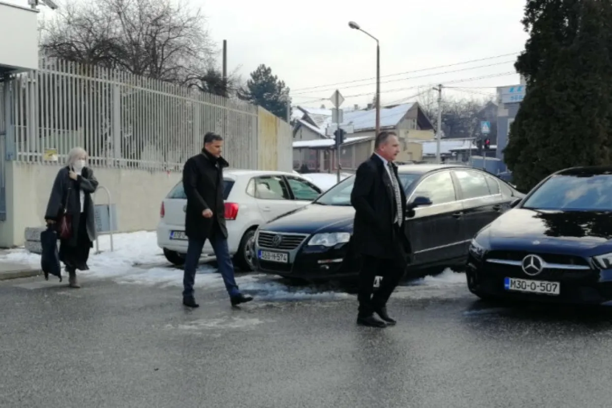 Dolazak Solaka i Novalića na ročište