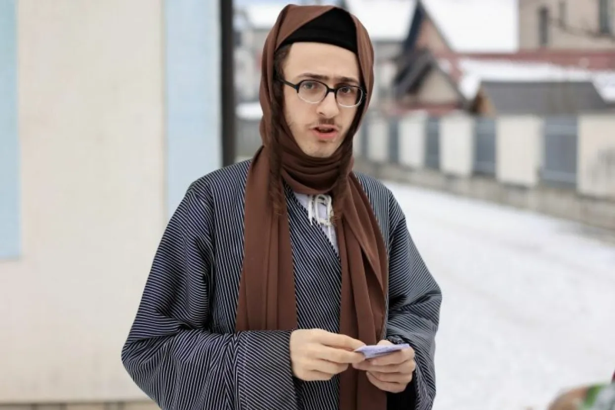 Pripadnik Lev Tahora