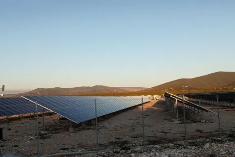 U poslovnoj zoni kod Ljubuškog napravili polje solarnih panela