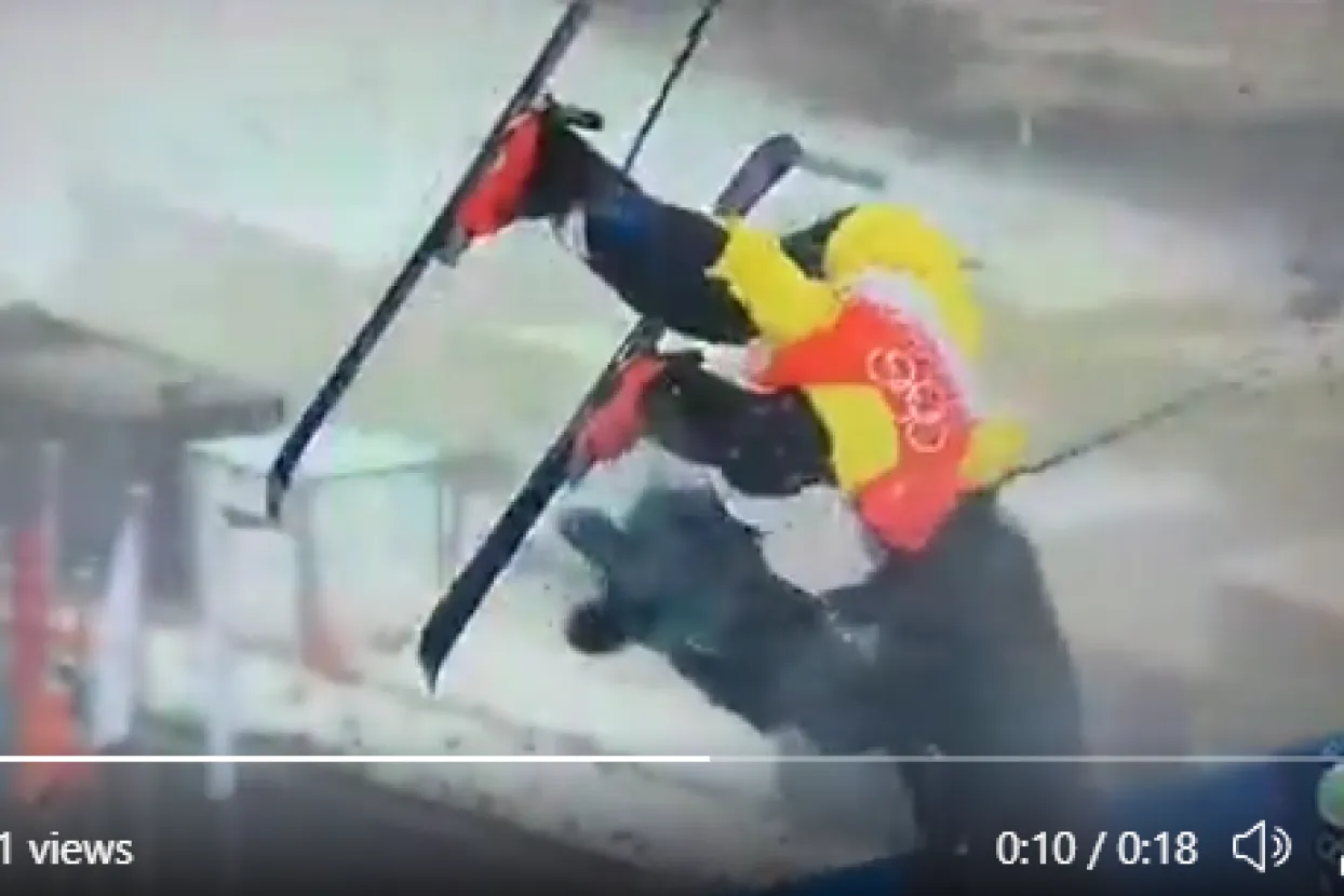 Finski skija&scaron; izgubio kontrolu i zavr&scaron;io na glavi snimatelja