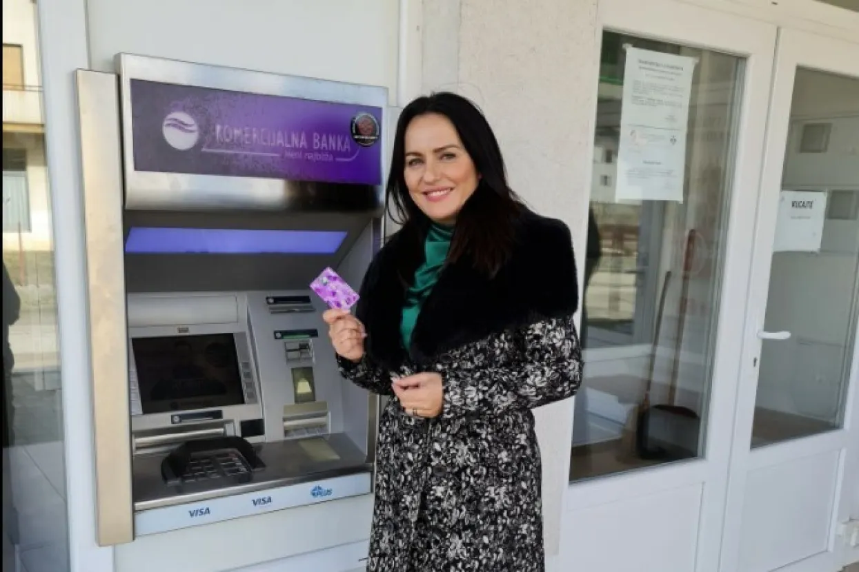U selu u BiH svečano otvoren bankomat