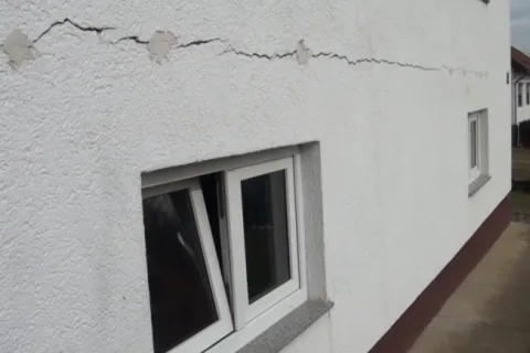 U Vrbovcu kod Odžaka pucaju kuće