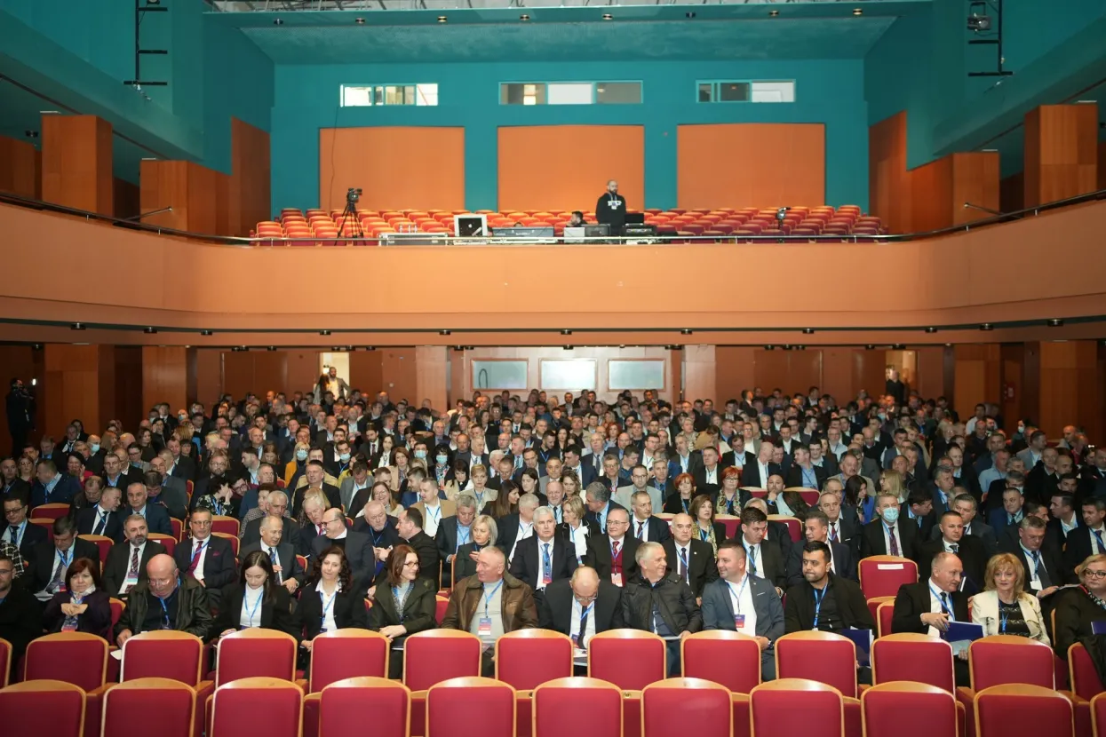 Kadrovi sa zasjedanja HNS-a BiH