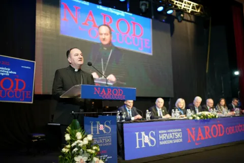 Govor biskupa Palića na izvanrednom zasjedanju HNS-a BiH