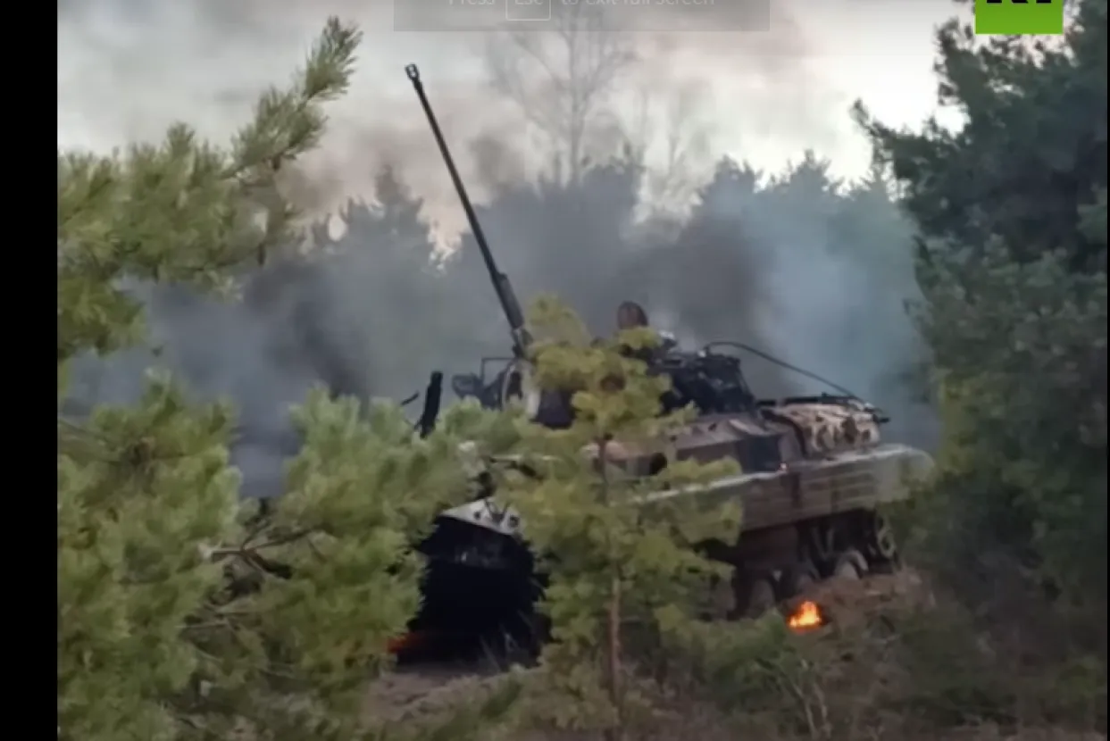 Uni&scaron;teno oklopno vozilo