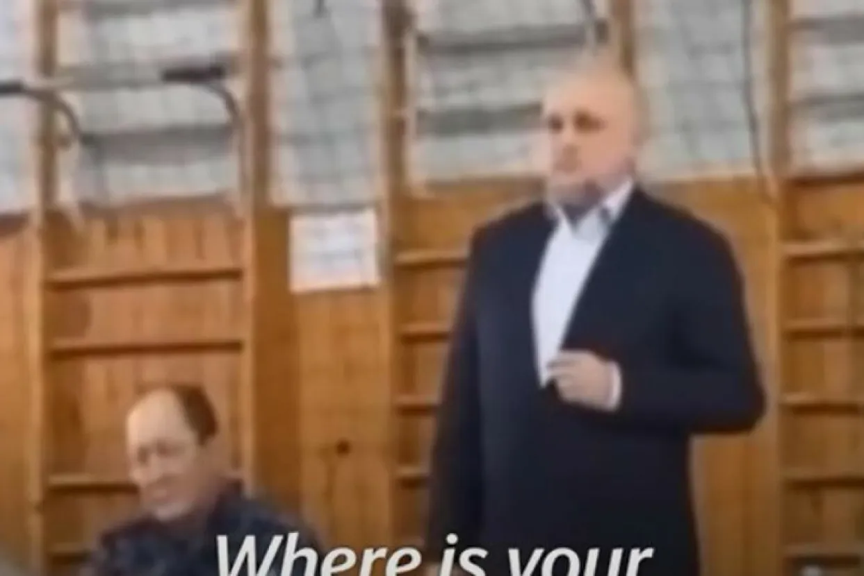 Rasprava majki vojnika i guvernera