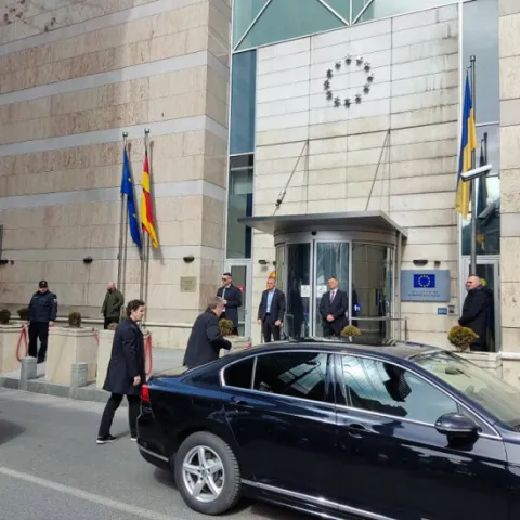 U zgradu Delegacije EU stigli Dodik, Čović i Izetbegović