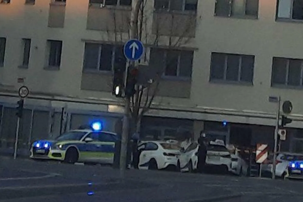 Policija ispred autoškole u kojoj se dogodio napad