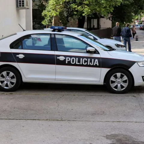 Prilikom ga&scaron;enja požara utopio se u lokvi vode