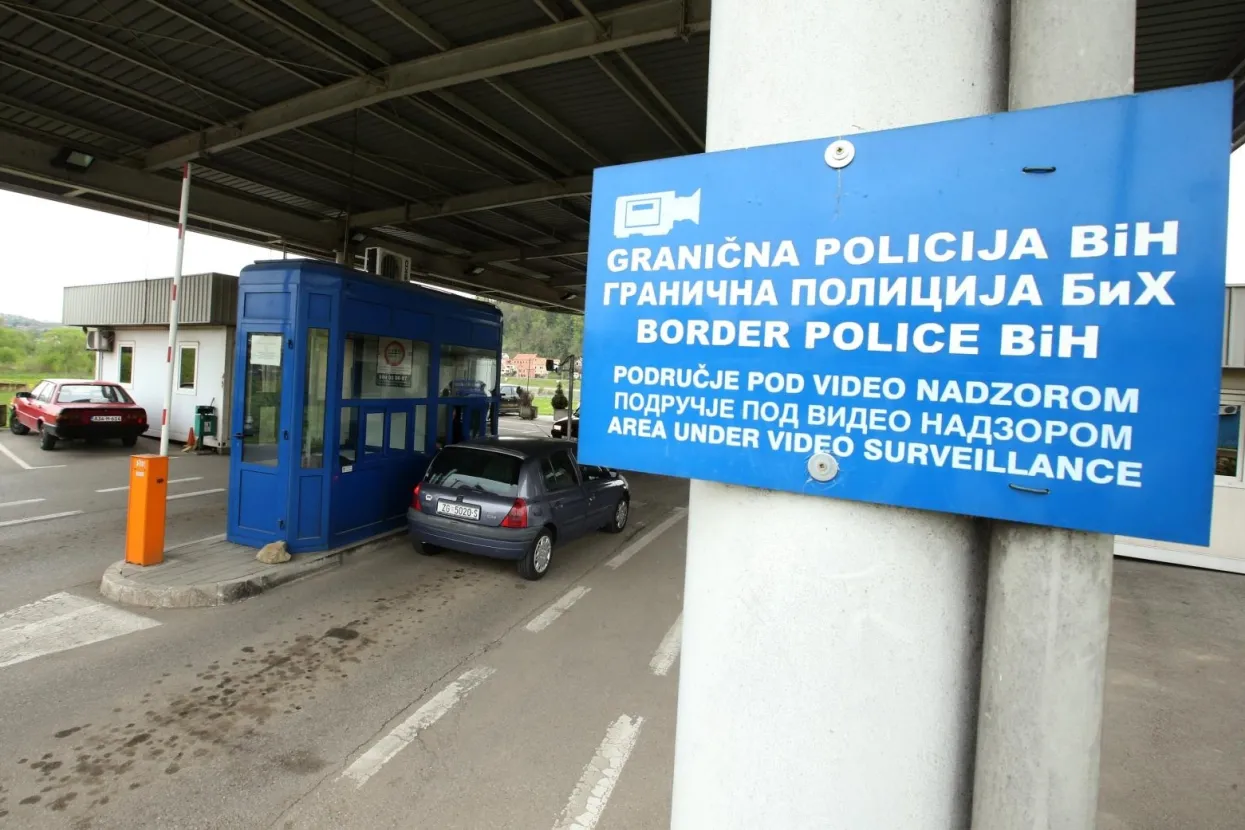 Spriječeno krijumčarenje četiri strana državljana