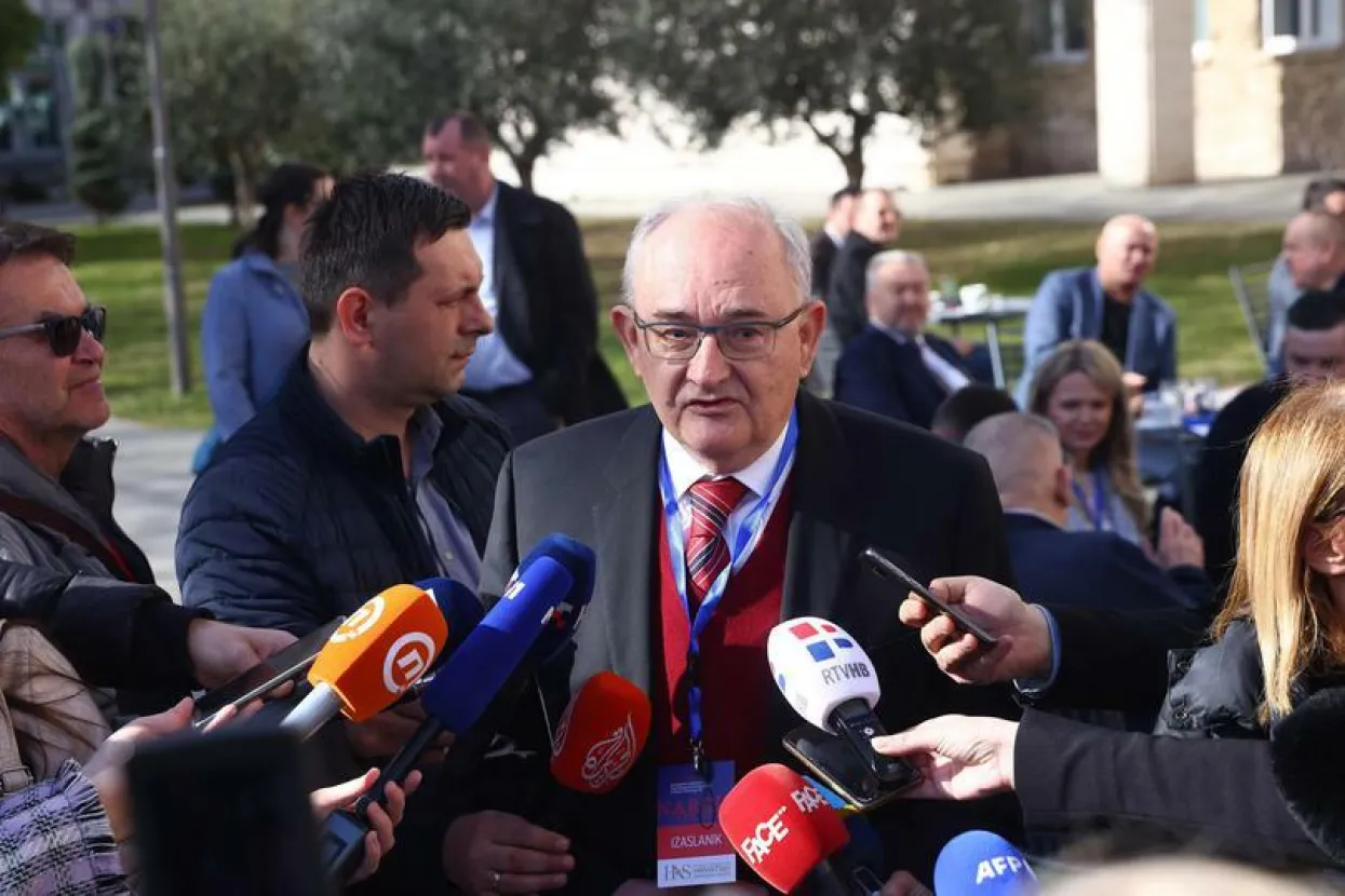 Hrvati daju priliku domaćem dogovoru, ali su spremni ići i u Strasbourg po svoja prava