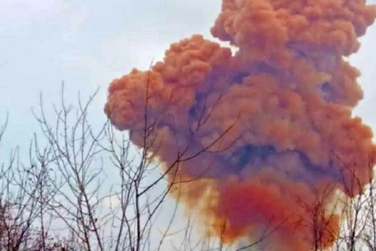 Rusi pogodili spremnik du&scaron;ične kiseline, &scaron;iri se oblak otrovnog dima