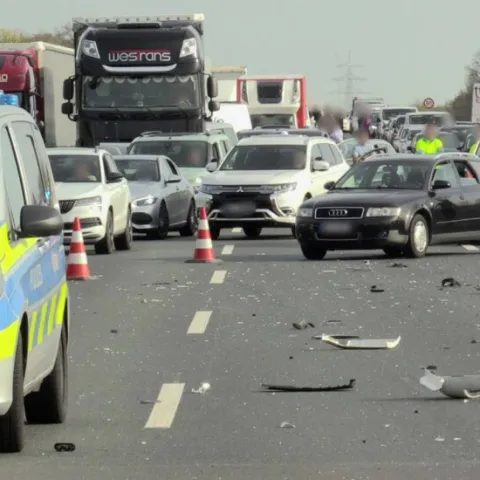 U Njemačkoj poginuo mladić iz BiH: Ispao iz vozila nakon sudara s kamionom