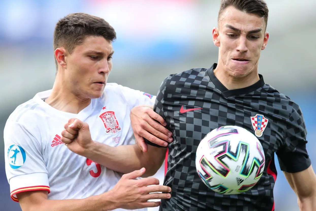 31.05.2021., stadion Ljudski vrt, Maribor, Slovenija - UEFA Europsko U21 prvenstvo, cetvrtfinale, Spanjolska - Hrvatska. Jorge Cuenca, Petar Musa Photo: Sanjin Strukic/PIXSELL