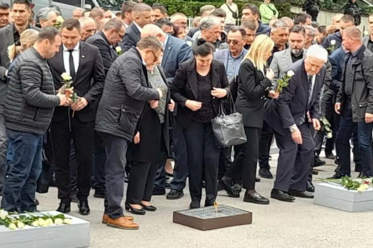 Obilježavanje zločina u Dobrovoljačkoj pro&scaron;lo bez incidenta, policijske snage jamčile sigurnost