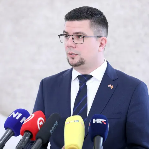 07.04.2022., Zagreb - Na konferenciji za medije odrzanoj u Saboru zastupnik Domagoj Hajdukovic govorio je o aktualnim temama. Photo: Patrik Macek/PIXSELL