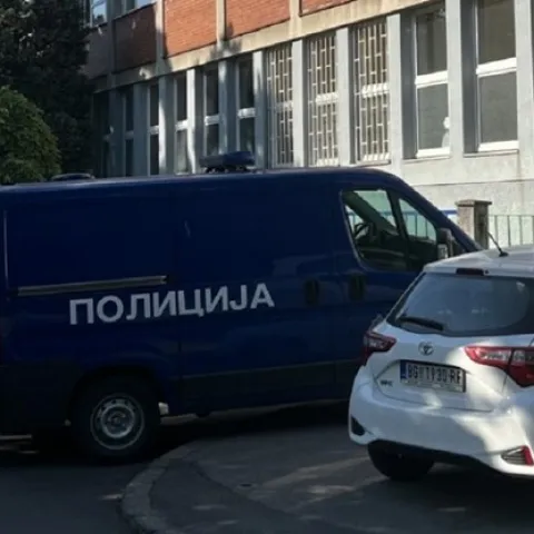 Dojave u bombama u beogradskim &scaron;kolama