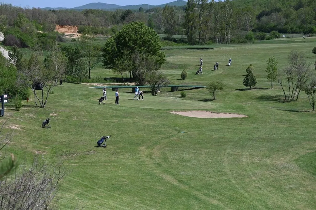 Posu&scaron;je&nbsp;prvi put ugostilo profesionalni turnir u golfu, sudionici lopticu napucavali - iz BiH u Hrvatsku