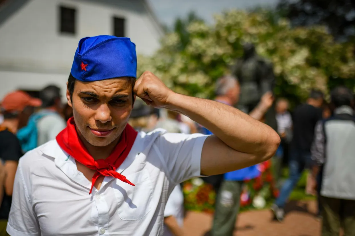 21.05.2022. Kumrovec - Oko rodne kuce Josipa Broza Tita odrzava se "Dan mladosti", a njegove pristase okupile su se kako bi obiljezili njegov 130 rodjendan.