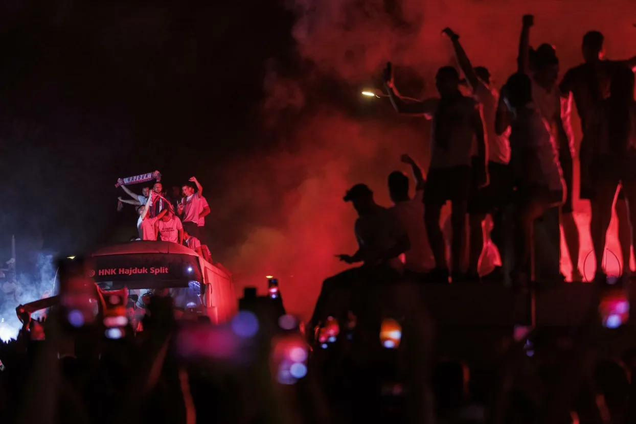 26.05.2022., Split - Slavlje navijaca na Rivi nakon sto je HNK Hajduk osvojio je Hrvatski nogometni kup
Photo: Miroslav Lelas/PIXSELL