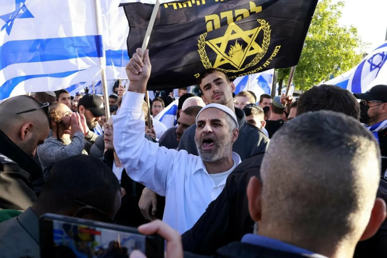 Mar&scaron; pod zastavama